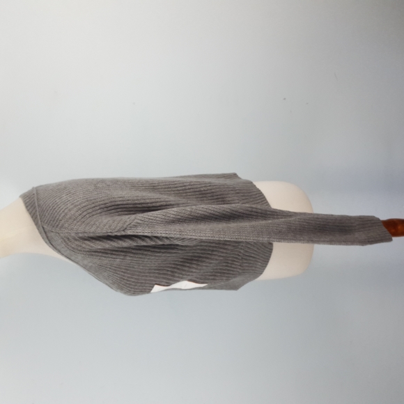 Women's Wild Fable V-Neck Pullover Gray Sweater - Picture 5 of 8